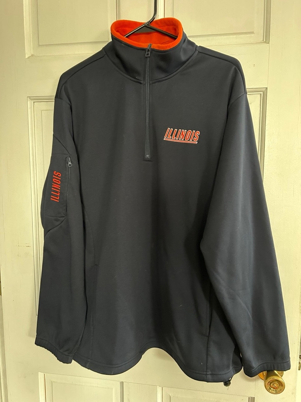 University of Illinois Black Quarter-Zip Pullover w/Orange Trim,Pockets. Size XL